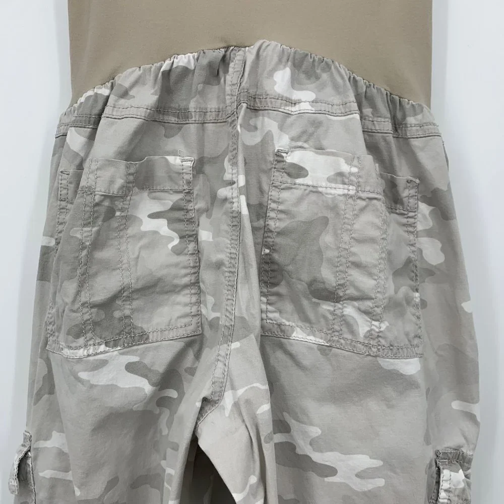 A Pea in the Pod Size Large Maternity Cropped Cargo Camouflage Casual Pants - Picture 7 of 9